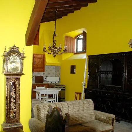 With 2 Bedrooms In Alenquer, With Wonderful Mountain View, Private Pool... Διαμέρισμα Alenquer