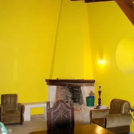 With 2 Bedrooms In Alenquer, With Wonderful Mountain View, Private Pool... Διαμέρισμα