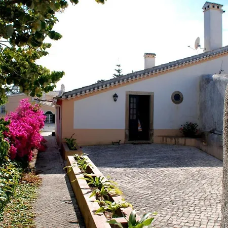 With 2 Bedrooms In Alenquer, With Wonderful Mountain View, Private Pool... Διαμέρισμα *